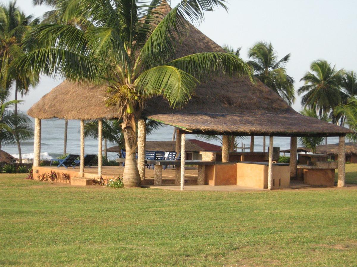 Готель Sankofa Beach House Kokrobite Екстер'єр фото